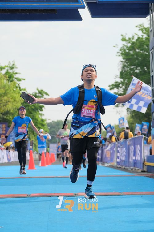 Race photo from Isoplus Run 2024 Surabaya