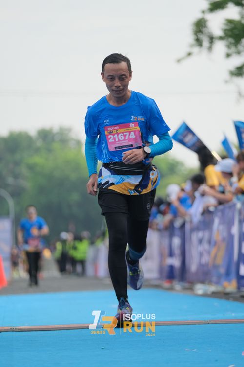 Race photo from Isoplus Run 2024 Surabaya