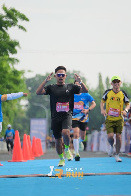 Race photo from Isoplus Run 2024 Surabaya