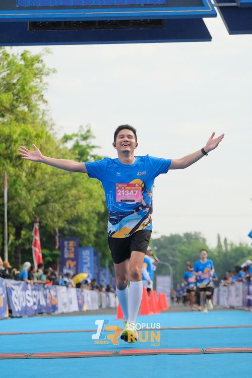 Race photo from Isoplus Run 2024 Surabaya