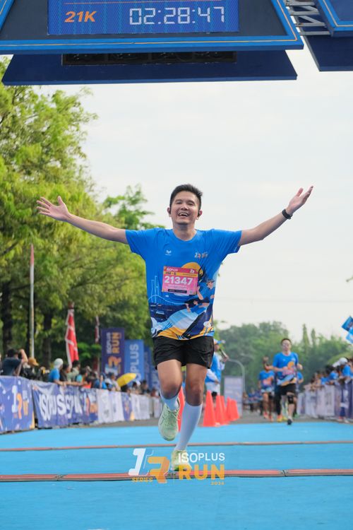 Race photo from Isoplus Run 2024 Surabaya