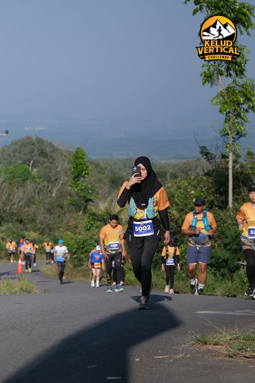 Race photo from Kelud Vertical Challenge 2024