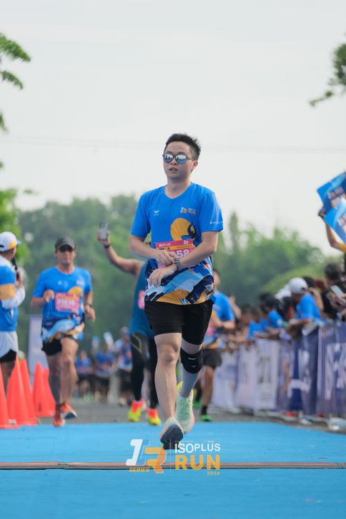 Race photo from Isoplus Run 2024 Surabaya