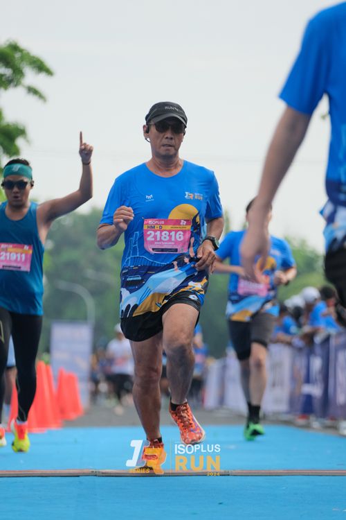 Race photo from Isoplus Run 2024 Surabaya