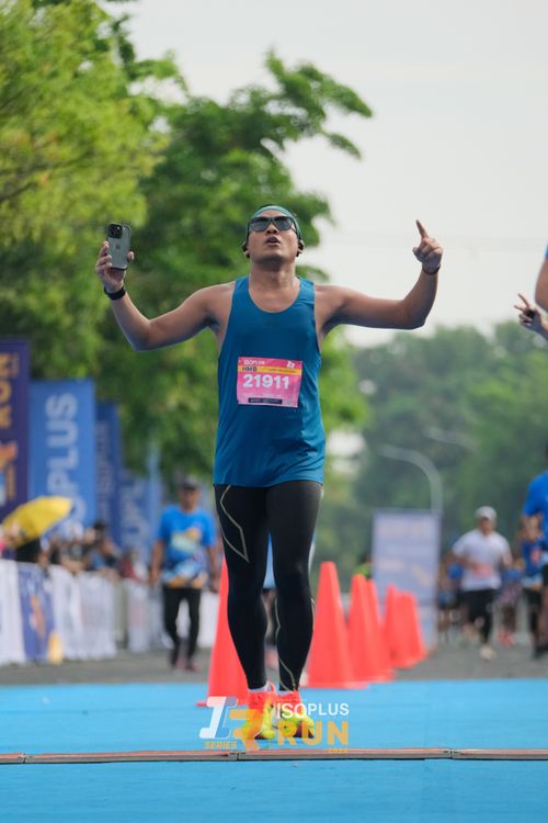 Race photo from Isoplus Run 2024 Surabaya