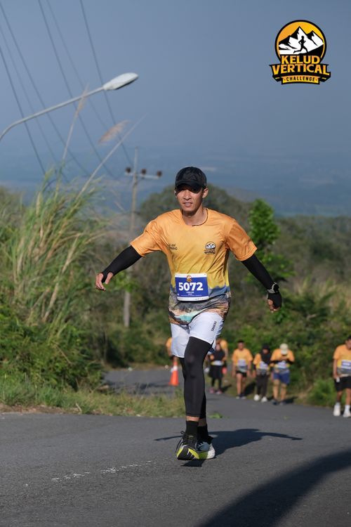 Race photo from Kelud Vertical Challenge 2024