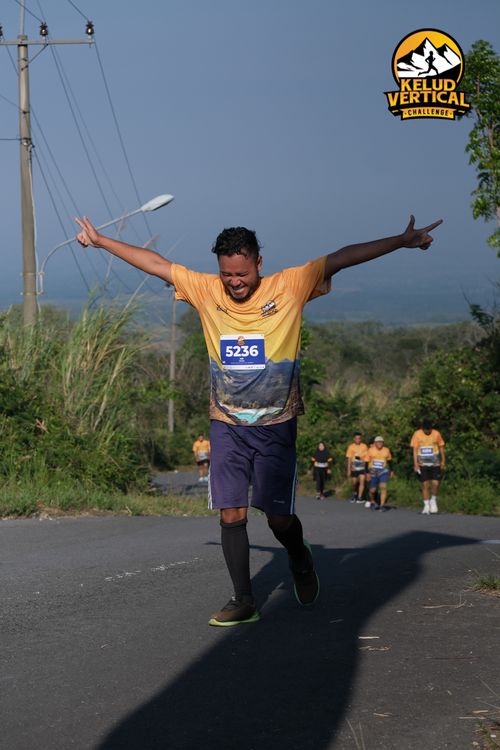 Race photo from Kelud Vertical Challenge 2024