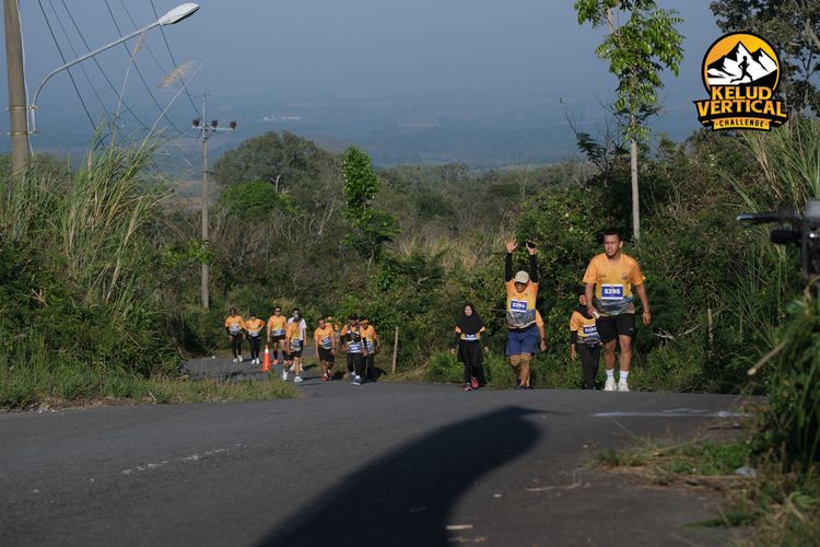 Race photo from Kelud Vertical Challenge 2024