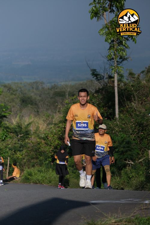 Race photo from Kelud Vertical Challenge 2024