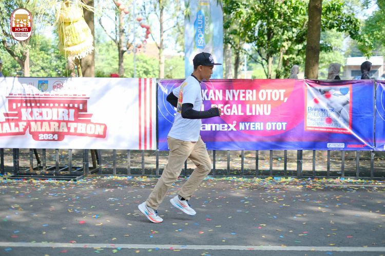 Race photo from Kediri Half Marathon 2024