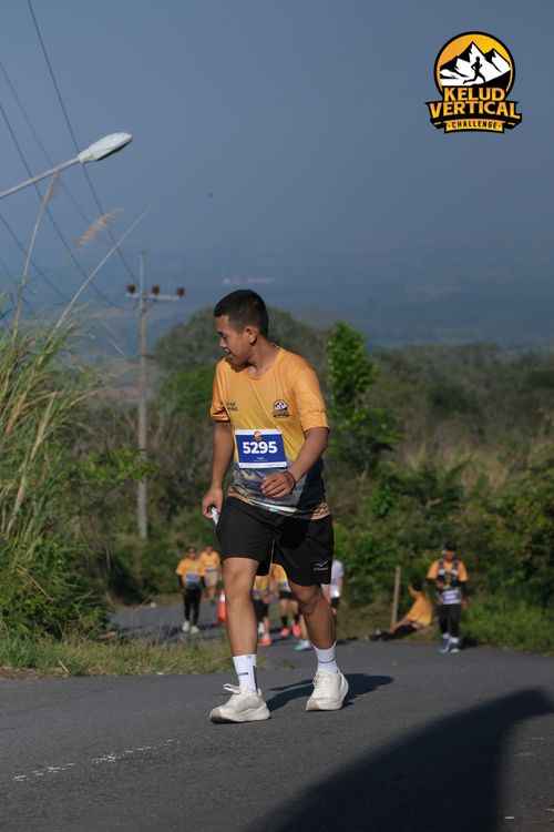 Race photo from Kelud Vertical Challenge 2024