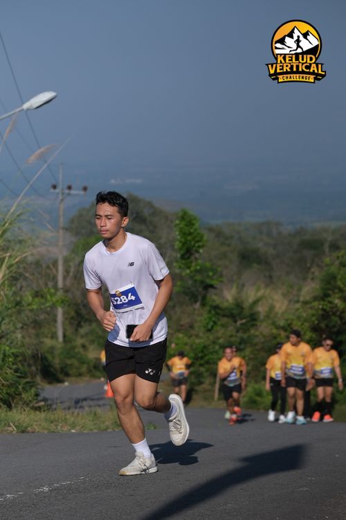 Race photo from Kelud Vertical Challenge 2024