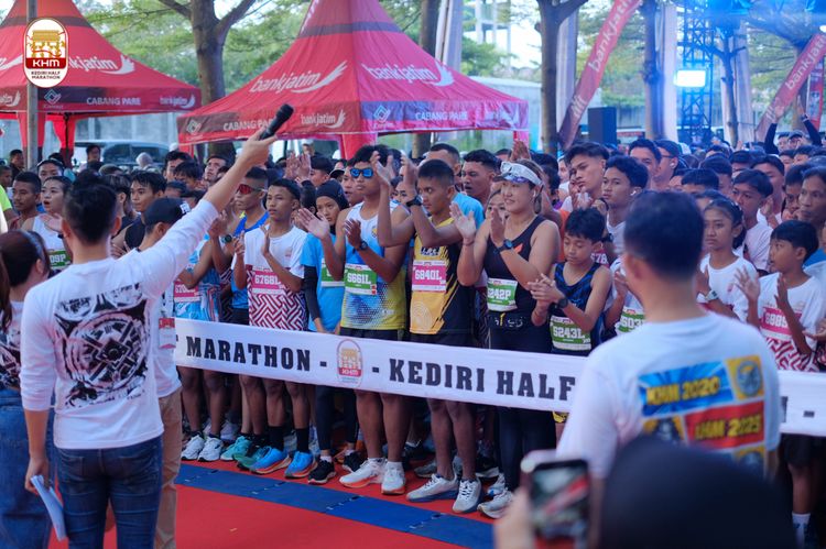 Race photo from Kediri Half Marathon 2024