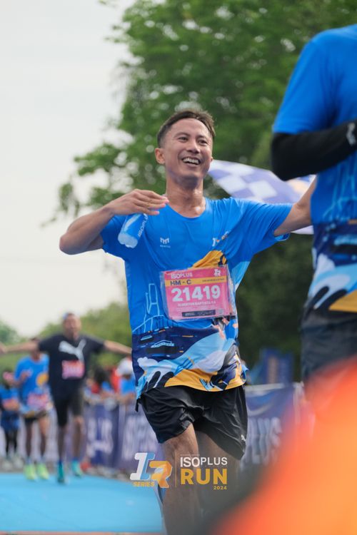 Race photo from Isoplus Run 2024 Surabaya