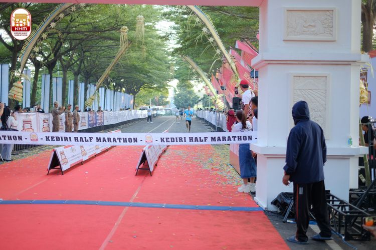 Race photo from Kediri Half Marathon 2024