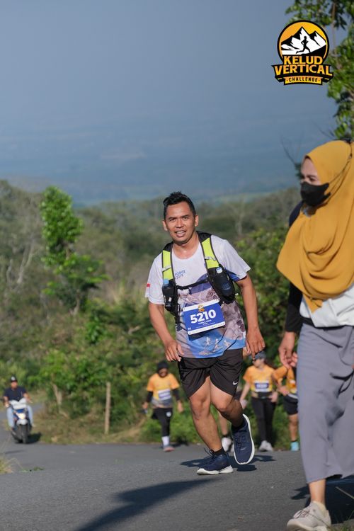 Race photo from Kelud Vertical Challenge 2024