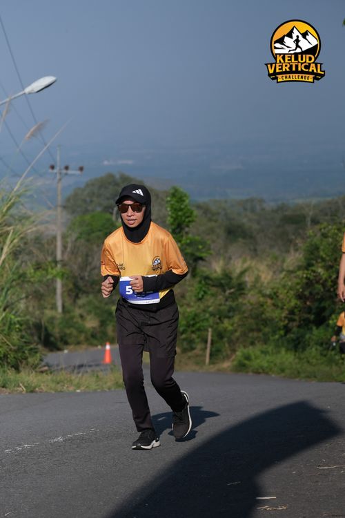 Race photo from Kelud Vertical Challenge 2024