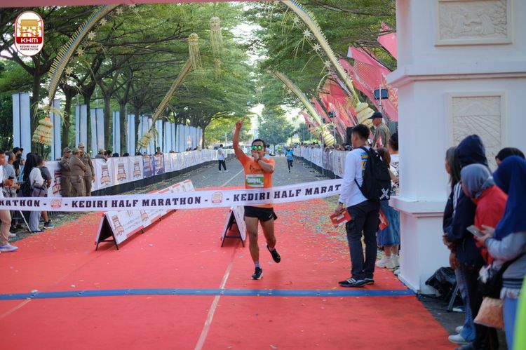 Race photo from Kediri Half Marathon 2024