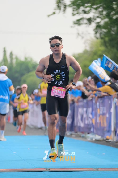 Race photo from Isoplus Run 2024 Surabaya