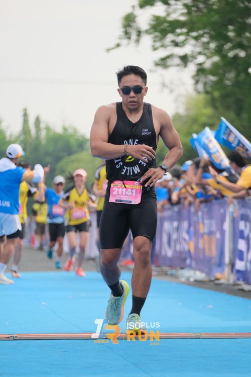 Race photo from Isoplus Run 2024 Surabaya