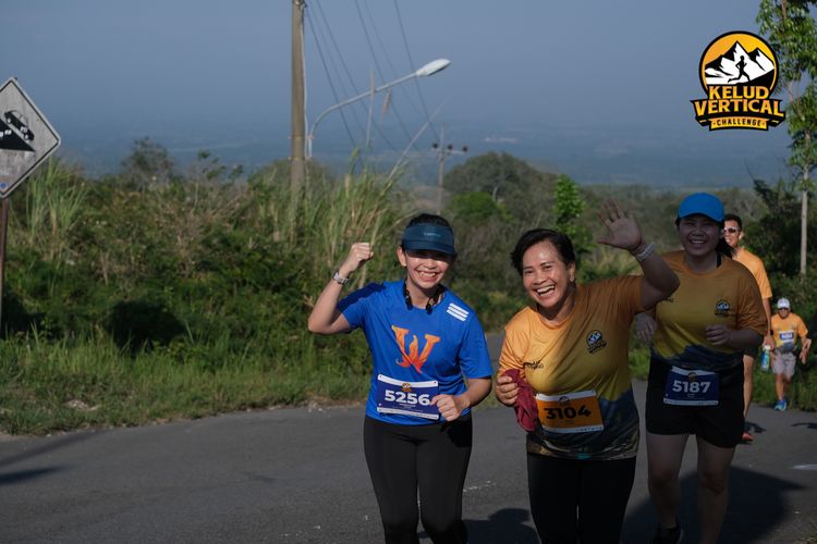 Race photo from Kelud Vertical Challenge 2024