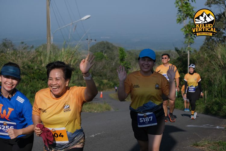 Race photo from Kelud Vertical Challenge 2024