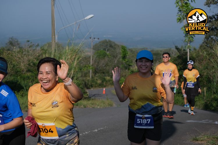 Race photo from Kelud Vertical Challenge 2024
