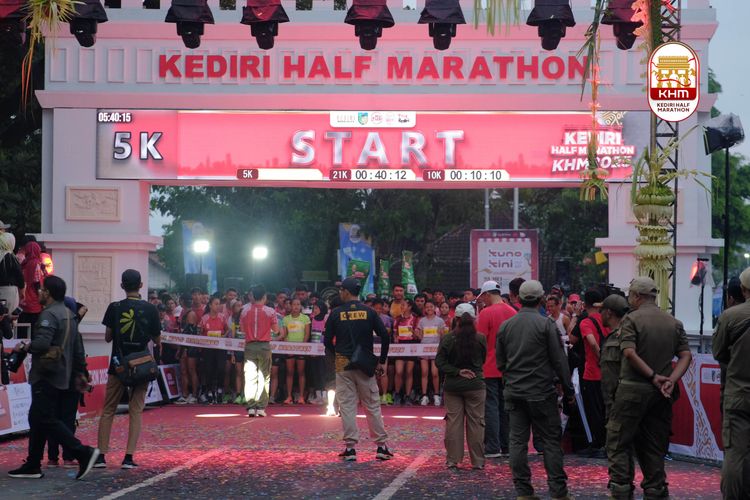 Race photo from Kediri Half Marathon 2025