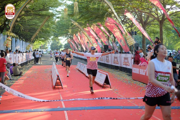 Race photo from Kediri Half Marathon 2024