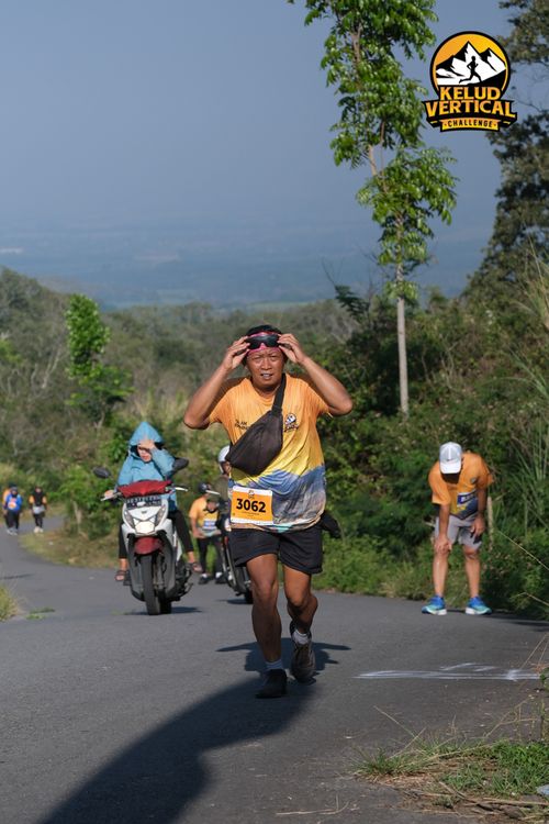 Race photo from Kelud Vertical Challenge 2024