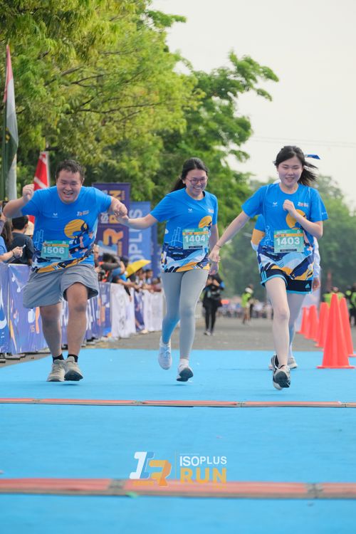 Race photo from Isoplus Run 2024 Surabaya