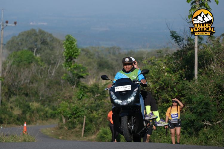 Race photo from Kelud Vertical Challenge 2024