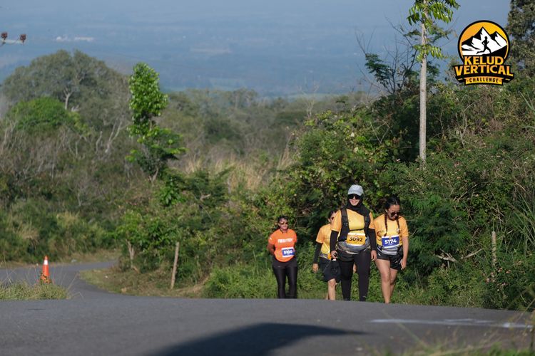 Race photo from Kelud Vertical Challenge 2024