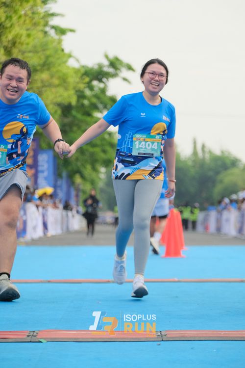 Race photo from Isoplus Run 2024 Surabaya