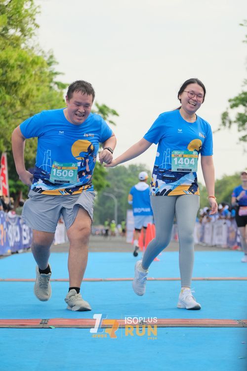 Race photo from Isoplus Run 2024 Surabaya