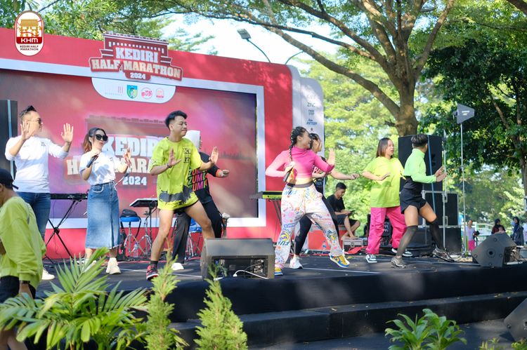 Race photo from Kediri Half Marathon 2024