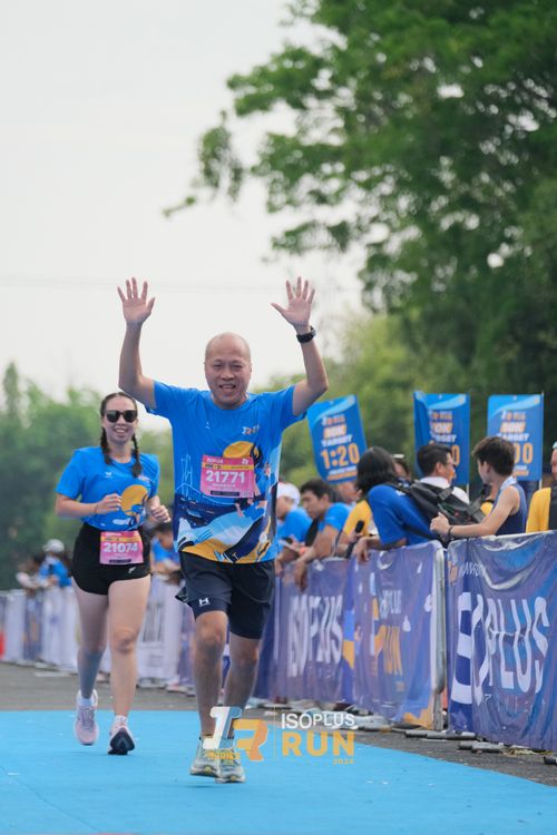 Race photo from Isoplus Run 2024 Surabaya
