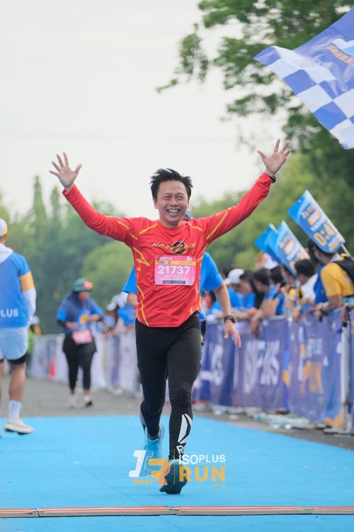 Race photo from Isoplus Run 2024 Surabaya