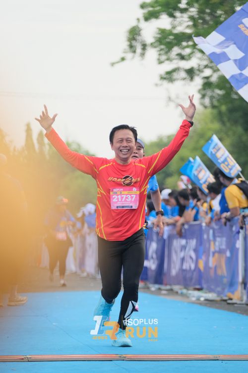 Race photo from Isoplus Run 2024 Surabaya
