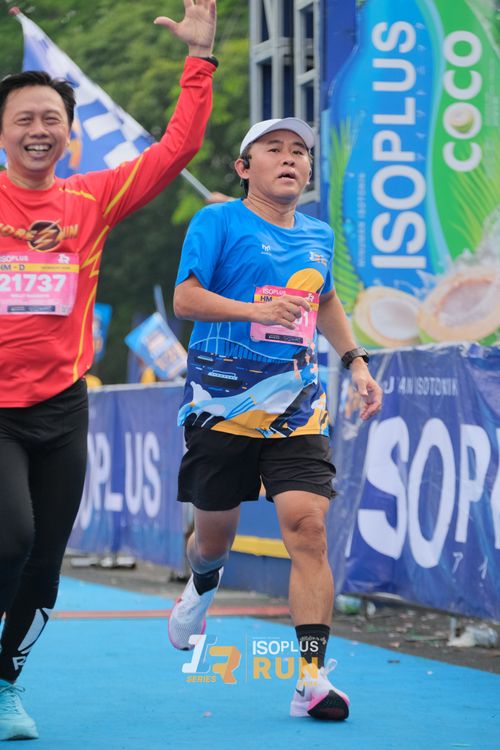 Race photo from Isoplus Run 2024 Surabaya