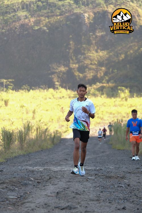Race photo from Kelud Vertical Challenge 2024