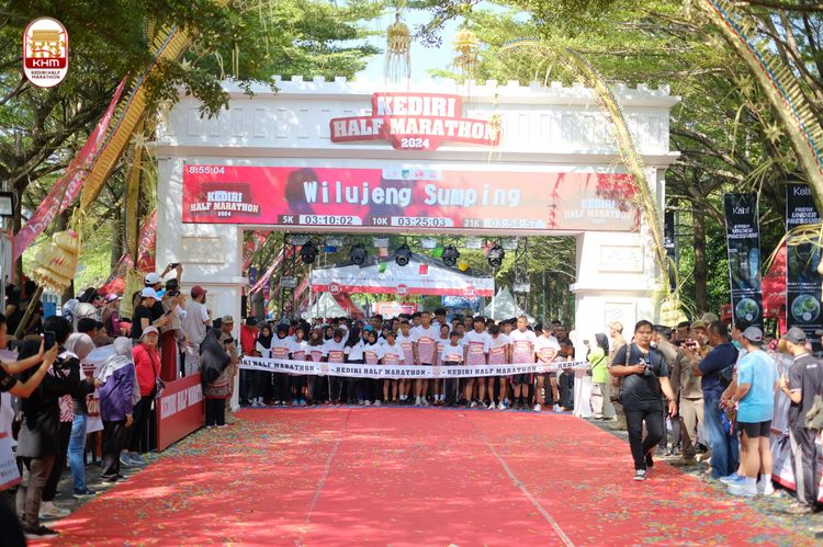 Race photo from Kediri Half Marathon 2024