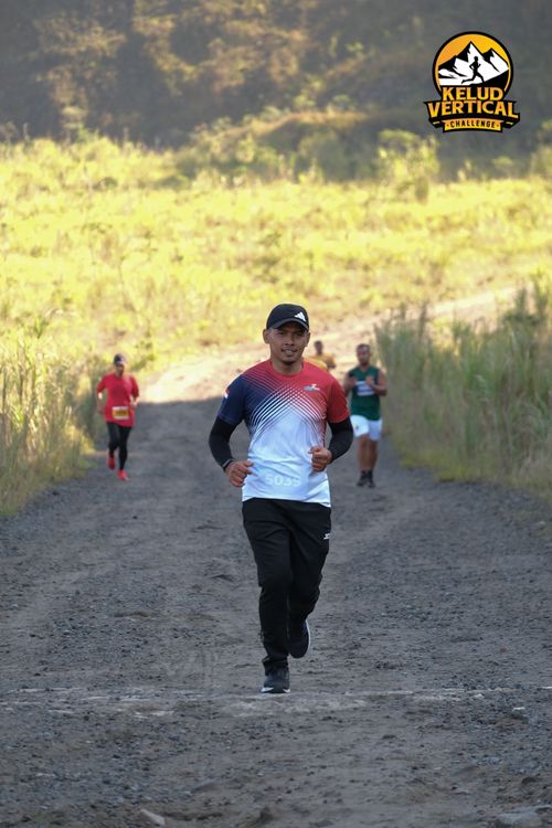 Race photo from Kelud Vertical Challenge 2024
