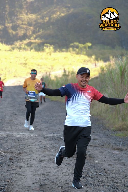 Race photo from Kelud Vertical Challenge 2024