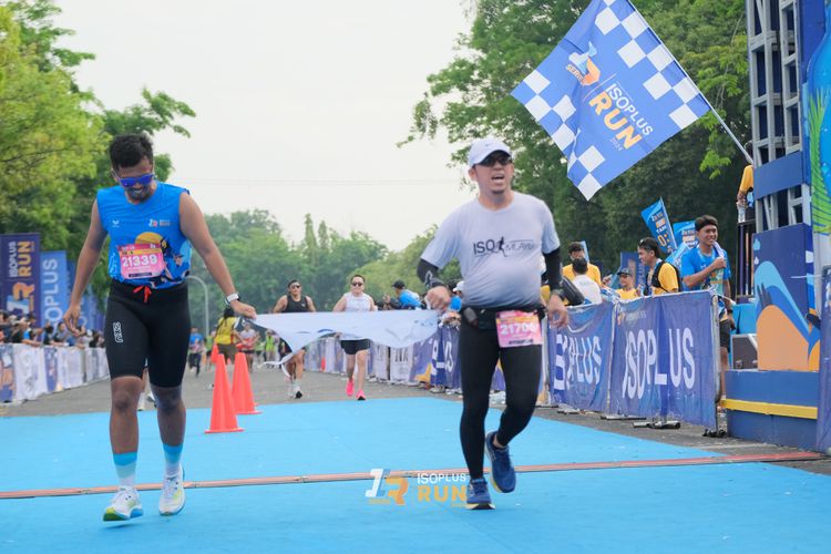 Race photo from Isoplus Run 2024 Surabaya