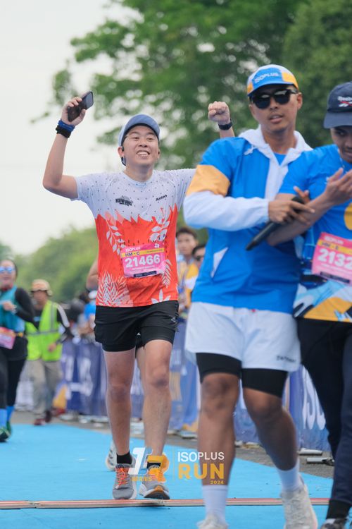 Race photo from Isoplus Run 2024 Surabaya