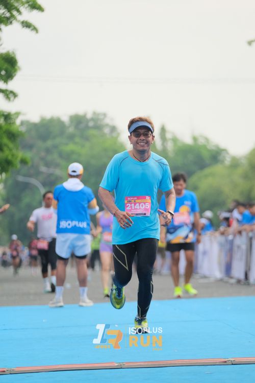 Race photo from Isoplus Run 2024 Surabaya