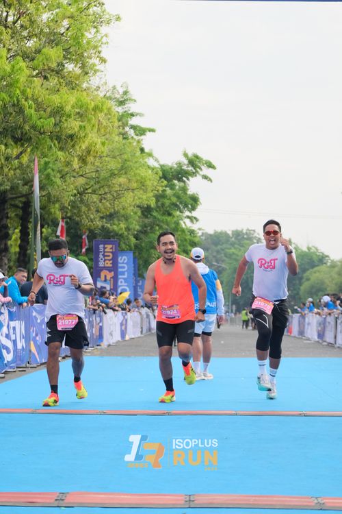 Race photo from Isoplus Run 2024 Surabaya