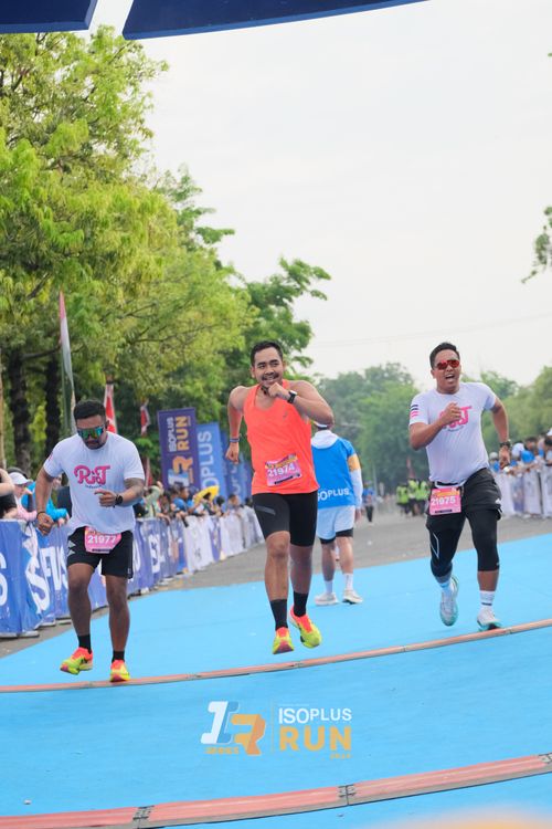 Race photo from Isoplus Run 2024 Surabaya