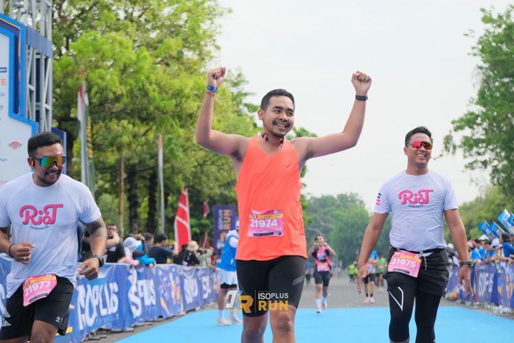 Race photo from Isoplus Run 2024 Surabaya